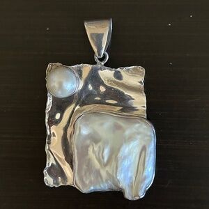 Pearl pendant